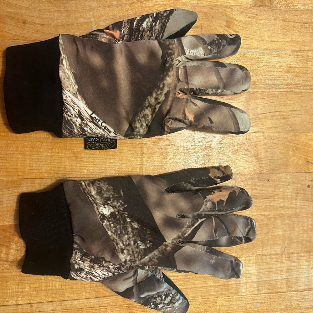 Mathew’s hunting gloves